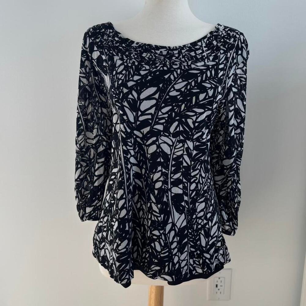 Dana Buchman Black Floral Nylon Blouse, 3/4 Sleeve, Ruffle Neckline Sz 2X